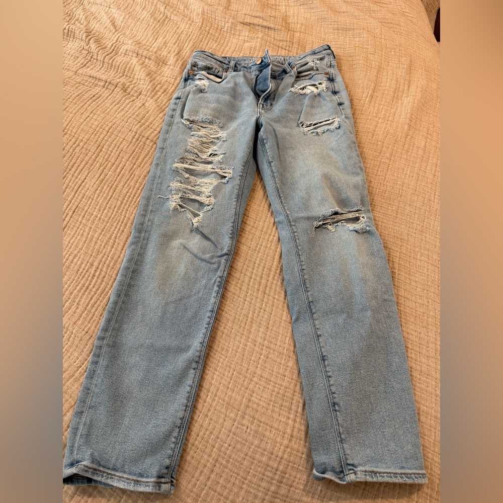 American Eagle Distressed Blue Jeans